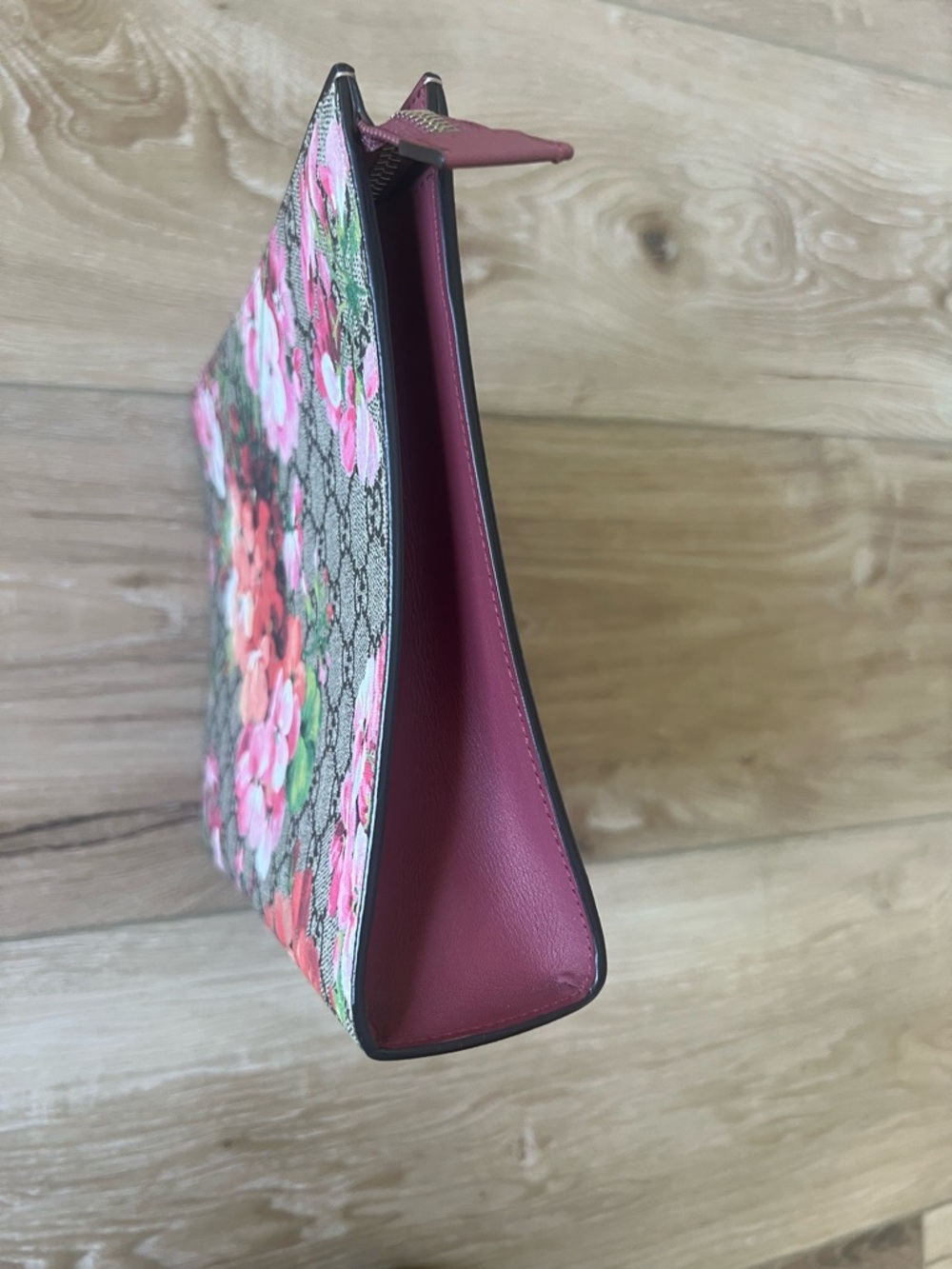 GUCCI *mint Floral GG Supreme Pouch in Pink/Burgundy W/ COA - Picture 7 of 16